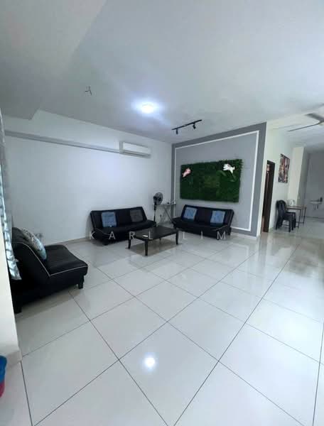 Rumah Kluster untuk Dijual di Taman Sutera Utama (Skudai) - Karl Lim - Living Room - PropertyGuru.com.my
