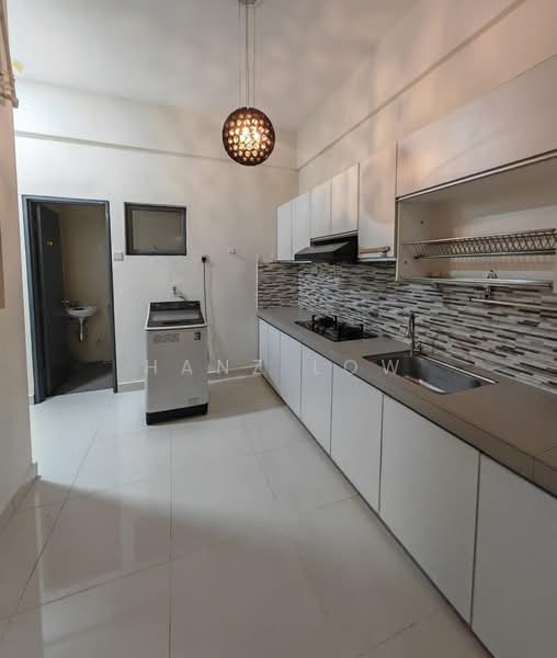 Kediaman Servis untuk Disewa di SetiaWalk - Hanz Low - Kitchen - PropertyGuru.com.my