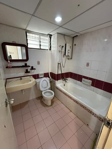 Kondominium untuk Disewa di Sunny Ville Condominium - Mon Teoh - Bathroom - PropertyGuru.com.my