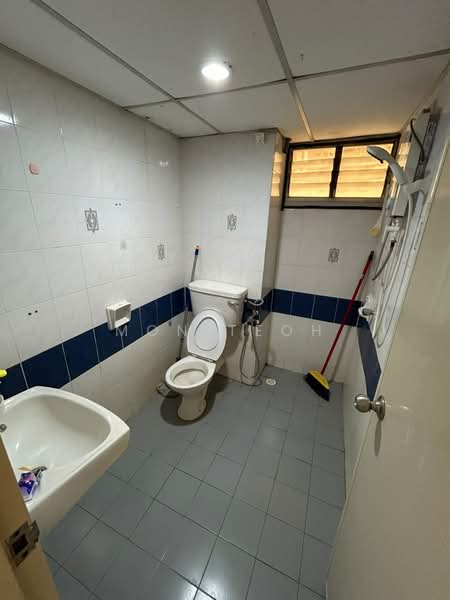 Kondominium untuk Disewa di Sunny Ville Condominium - Mon Teoh - Bathroom - PropertyGuru.com.my