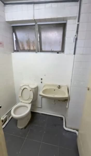 Shop / Office for Rent in SS2 (Petaling Jaya) - Jeffrey Cheah - Bathroom - PropertyGuru.com.my