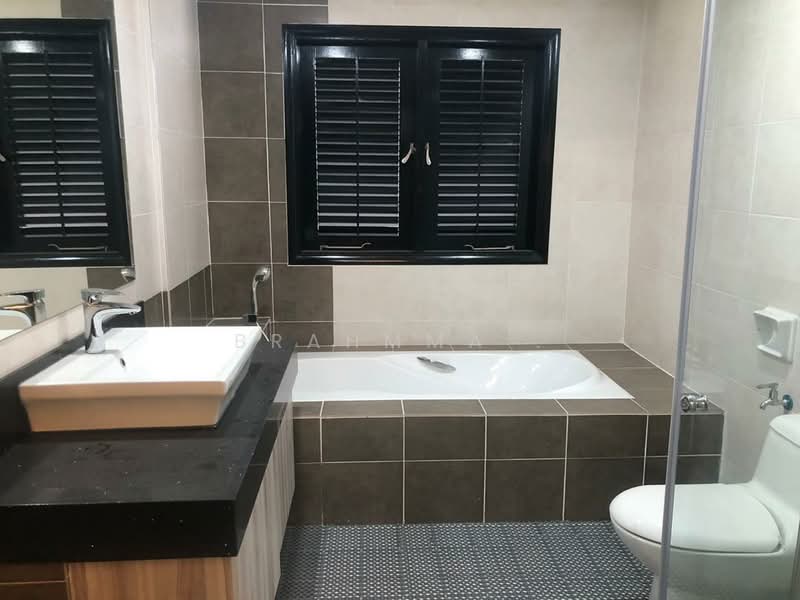 Condominium for Sale at Armanee Terrace II - Brahmma . - Bathroom - PropertyGuru.com.my