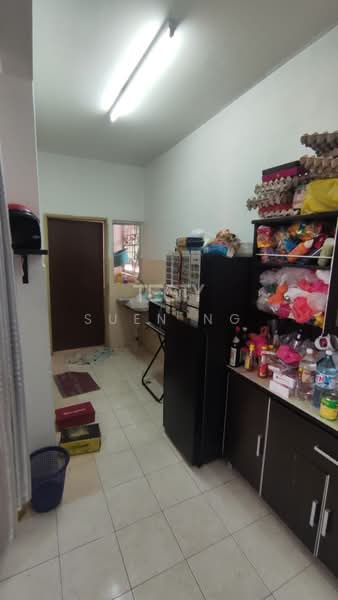 Pangsapuri untuk Dijual di Bayu Villa - Suen Ng - Kitchen - PropertyGuru.com.my