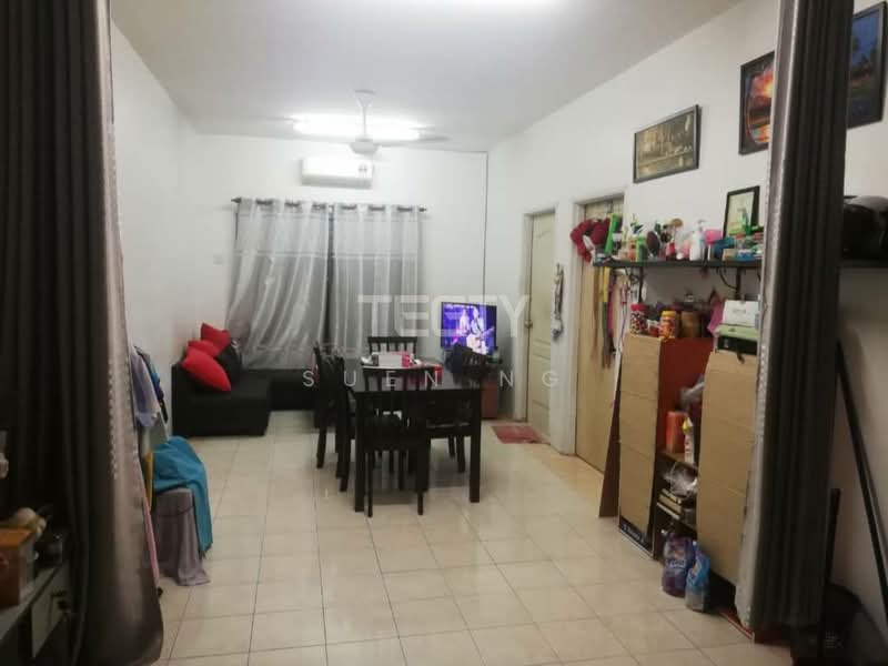 Pangsapuri untuk Dijual di Bayu Villa - Suen Ng - Living Room - PropertyGuru.com.my