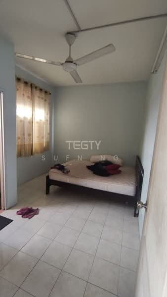 Pangsapuri untuk Dijual di Bayu Villa - Suen Ng - Bedroom - PropertyGuru.com.my