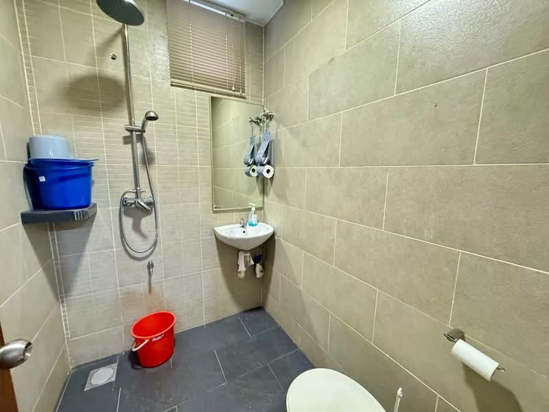 Bungalow House for Sale in Seksyen 13 (Shah Alam) - Adzura Zamedin - Bathroom - PropertyGuru.com.my