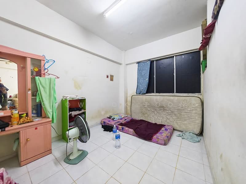 Flat for Sale at Mutiara Fadason - Chow Kok Toong - Bedroom - PropertyGuru.com.my