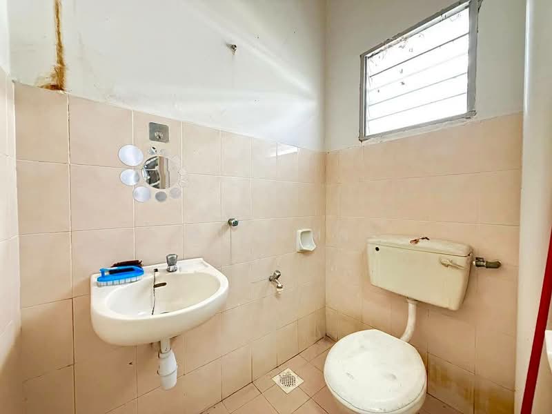 2-storey Terraced House for Sale in Puncak Alam (Selangor) - Muin Mn - Bathroom - PropertyGuru.com.my