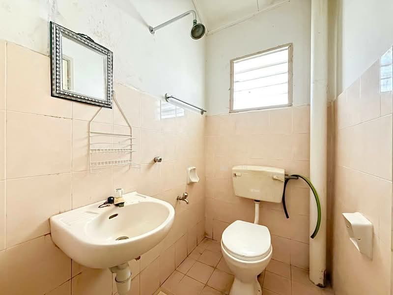 2-storey Terraced House for Sale in Puncak Alam (Selangor) - Muin Mn - Bathroom - PropertyGuru.com.my