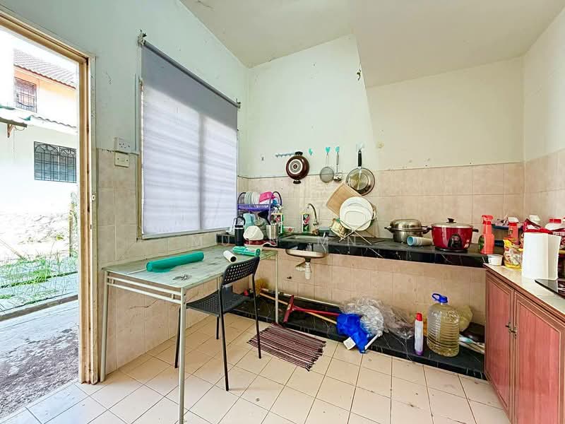 2-storey Terraced House for Sale in Puncak Alam (Selangor) - Muin Mn - Kitchen - PropertyGuru.com.my