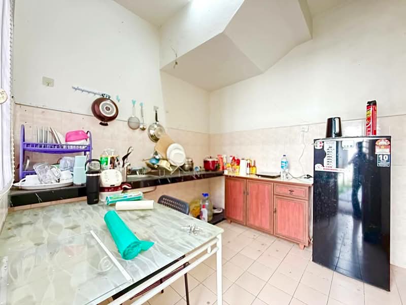 2-storey Terraced House for Sale in Puncak Alam (Selangor) - Muin Mn - Kitchen - PropertyGuru.com.my