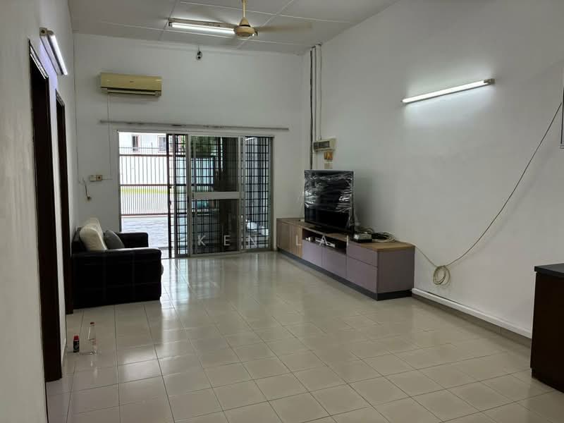 Rumah Teres 1-Tingkat untuk Dijual di Taman Shanghai (Jalan Klang Lama (Old Klang Road)) - Ken Lai - Living Room - PropertyGuru.com.my