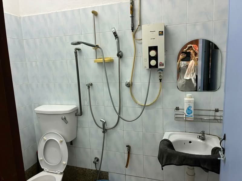 Rumah Teres 1-Tingkat untuk Dijual di Taman Shanghai (Jalan Klang Lama (Old Klang Road)) - Ken Lai - Bathroom - PropertyGuru.com.my