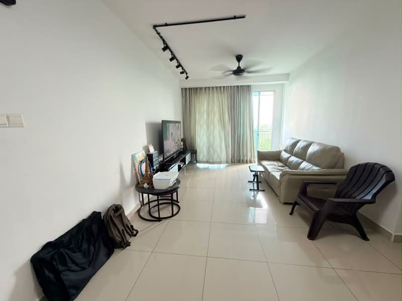 Kediaman Servis untuk Dijual di D'Ambience Residences (Pangsapuri Ikatan Flora) - April Chin - Living Room - PropertyGuru.com.my