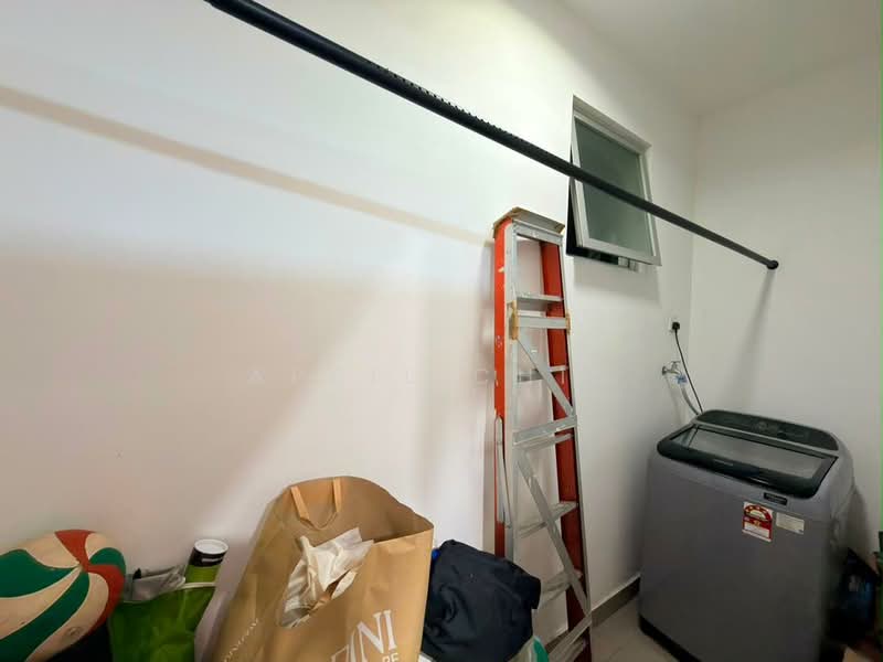 Kediaman Servis untuk Dijual di D'Ambience Residences (Pangsapuri Ikatan Flora) - April Chin - Interior - PropertyGuru.com.my