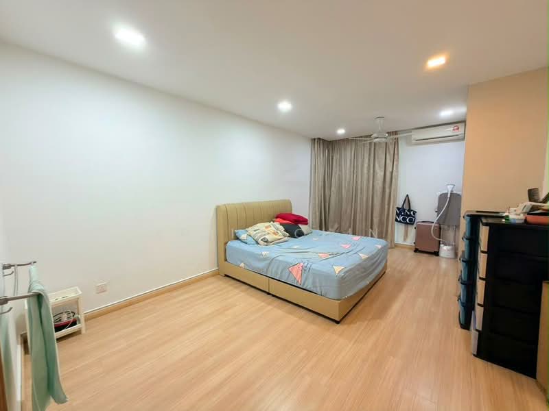 Kediaman Servis untuk Dijual di D'Ambience Residences (Pangsapuri Ikatan Flora) - April Chin - Bedroom - PropertyGuru.com.my
