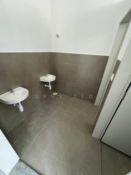 Shop / Office untuk Disewa di Cyberjaya (Selangor) - CRUZ TEO - Bathroom - PropertyGuru.com.my