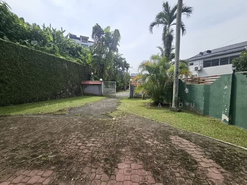 Bungalow House for Rent in Jalan Klang Lama (Old Klang Road) (Kuala Lumpur) - Visaghan Naidu - Exterior - PropertyGuru.com.my