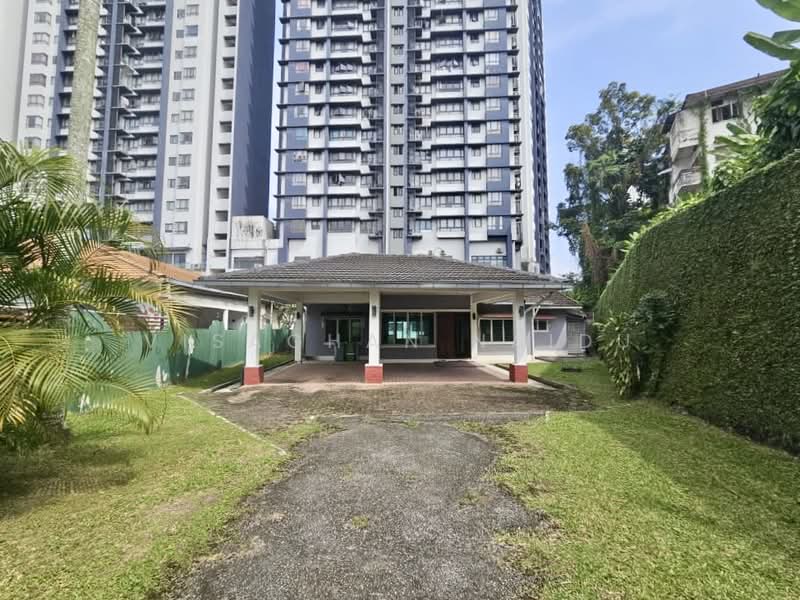 Bungalow House for Rent in Jalan Klang Lama (Old Klang Road) (Kuala Lumpur) - Visaghan Naidu - Exterior - PropertyGuru.com.my