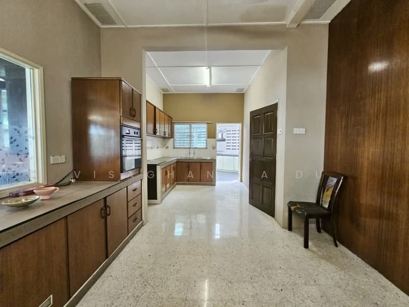 Bungalow House for Rent in Jalan Klang Lama (Old Klang Road) (Kuala Lumpur) - Visaghan Naidu - Kitchen - PropertyGuru.com.my