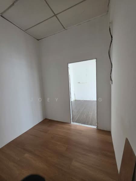 Shop for Rent in Taman Puncak Jalil (Seri Kembangan) - Joey Wong - Interior - PropertyGuru.com.my