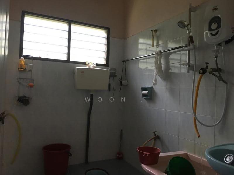 Bungalow House untuk Disewa di Rim (Melaka) - Woon . - Bathroom - PropertyGuru.com.my