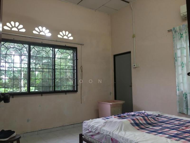 Bungalow House untuk Disewa di Rim (Melaka) - Woon . - Bedroom - PropertyGuru.com.my