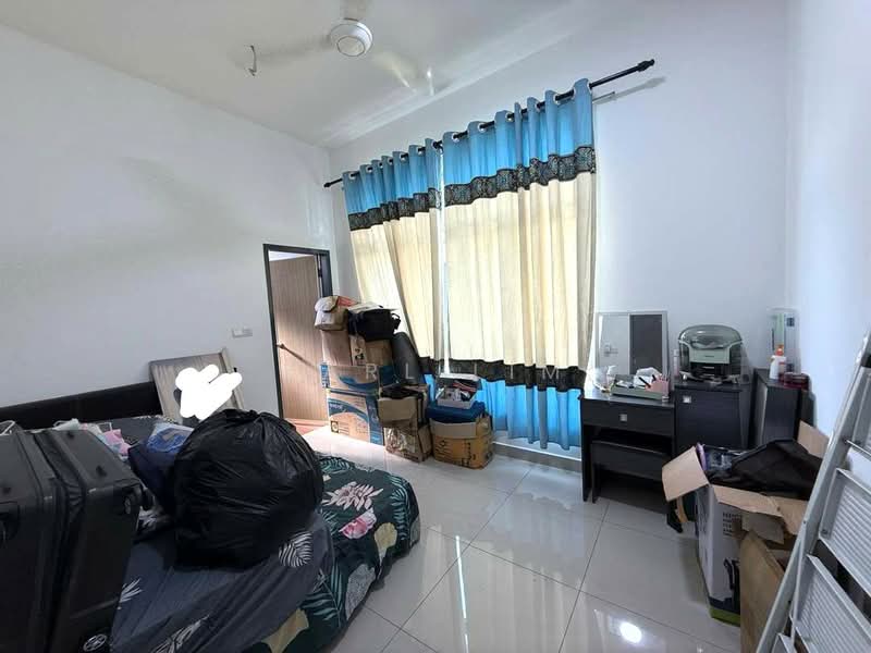 2-storey Terraced House for Sale in Taman Impian Emas (Skudai) - Karl Lim - Bedroom - PropertyGuru.com.my