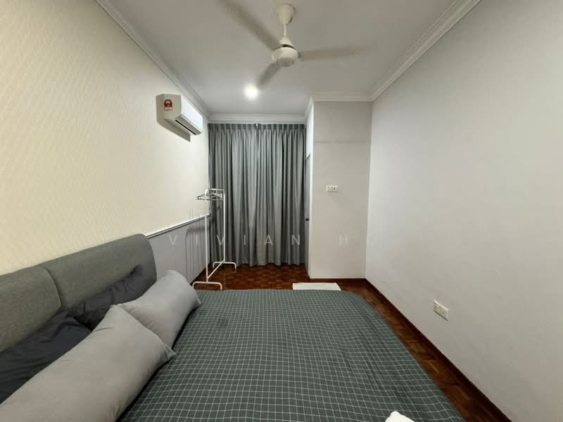 Rumah Teres 2-Tingkat untuk Dijual di Taman Molek (Johor Bahru) - Vivian Ho - Bedroom - PropertyGuru.com.my