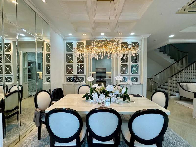 Rumah Berkembar untuk Dijual di Bukit Jelutong (Shah Alam) - Adzura Zamedin - Dining Room - PropertyGuru.com.my