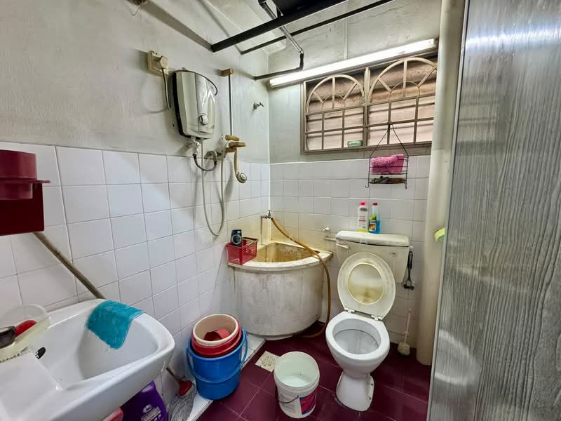 Rumah Flat untuk Dijual di Taman Malim Jaya - Ramona Tan - Bathroom - PropertyGuru.com.my