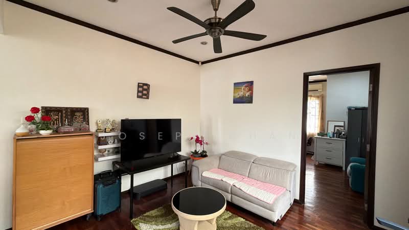 Rumah Teres 2-Tingkat untuk Dijual di Bukit Jelutong (Shah Alam) - Joseph Chan - Living Room - PropertyGuru.com.my