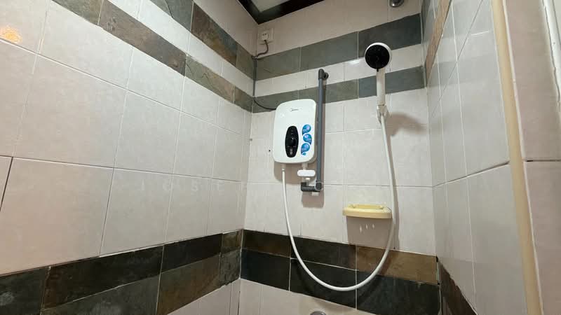 Rumah Teres 2-Tingkat untuk Dijual di Bukit Jelutong (Shah Alam) - Joseph Chan - Bathroom - PropertyGuru.com.my
