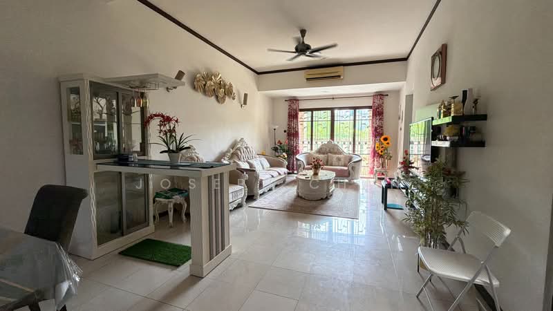 Rumah Teres 2-Tingkat untuk Dijual di Bukit Jelutong (Shah Alam) - Joseph Chan - Living Room - PropertyGuru.com.my