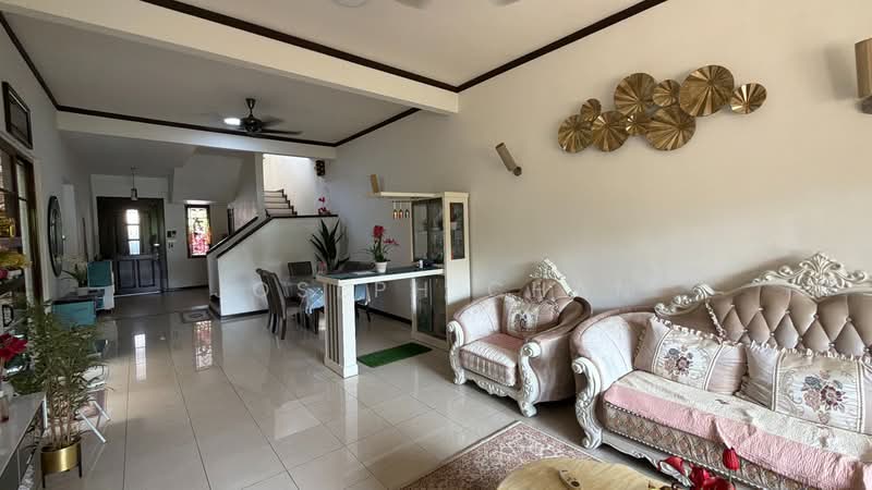 Rumah Teres 2-Tingkat untuk Dijual di Bukit Jelutong (Shah Alam) - Joseph Chan - Living Room - PropertyGuru.com.my