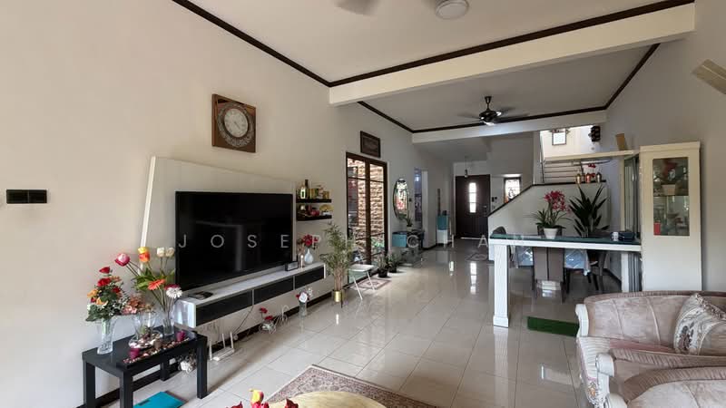 Rumah Teres 2-Tingkat untuk Dijual di Bukit Jelutong (Shah Alam) - Joseph Chan - Living Room - PropertyGuru.com.my