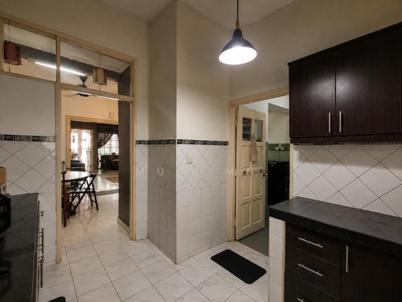 Rumah Teres 2-Tingkat untuk Dijual di Seksyen 13 (Shah Alam) - Muin Mn - Kitchen - PropertyGuru.com.my