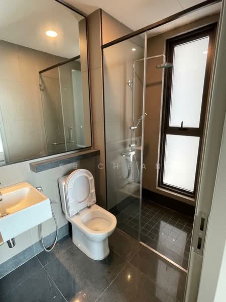 Kediaman Servis untuk Disewa di Bloomsvale Menara Vista Petaling - KB Chean - Bathroom - PropertyGuru.com.my