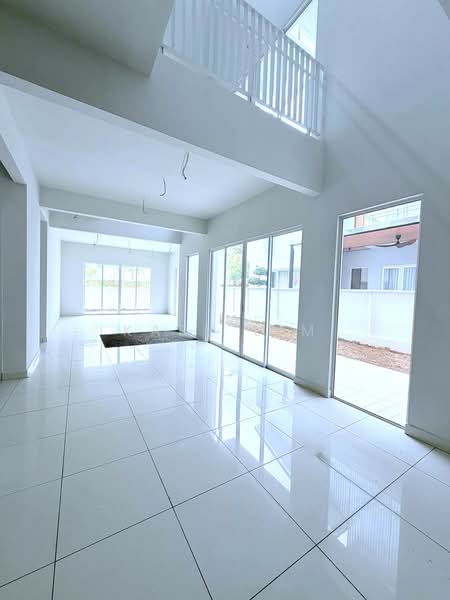 Semi-Detached House for Sale in Bandar Seri Alam (Masai) - Karl Lim - Living Room - PropertyGuru.com.my