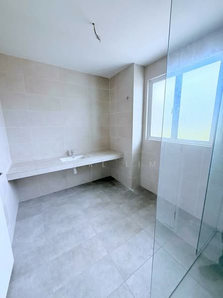 Semi-Detached House for Sale in Bandar Seri Alam (Masai) - Karl Lim - Bathroom - PropertyGuru.com.my