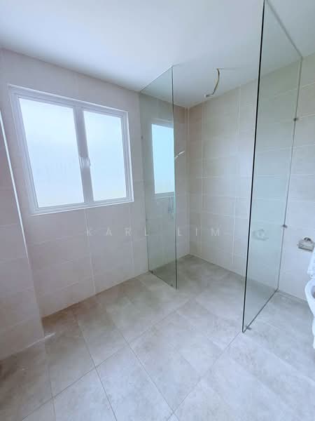 Semi-Detached House for Sale in Bandar Seri Alam (Masai) - Karl Lim - Bathroom - PropertyGuru.com.my
