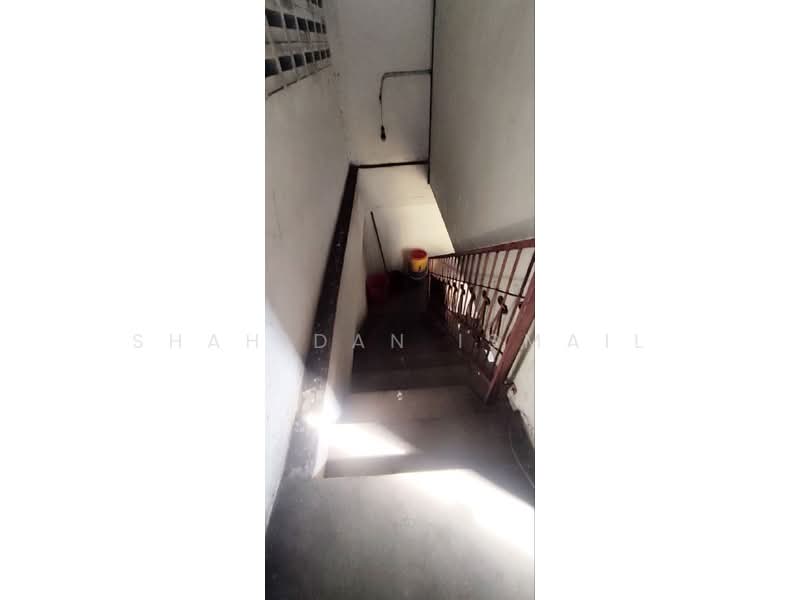 Shop for Sale in Banting (Selangor) - Shahidan Ismail - Interior - PropertyGuru.com.my