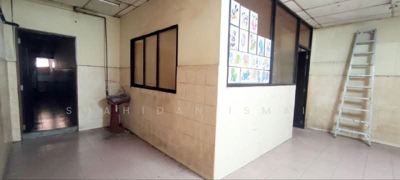 Shop for Sale in Banting (Selangor) - Shahidan Ismail - Interior - PropertyGuru.com.my