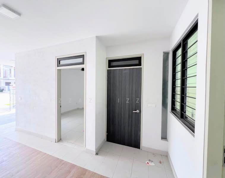 Rumah Teres 2-Tingkat untuk Disewa di Elmina (Shah Alam) - Izzaza Izzati - Entrance - PropertyGuru.com.my