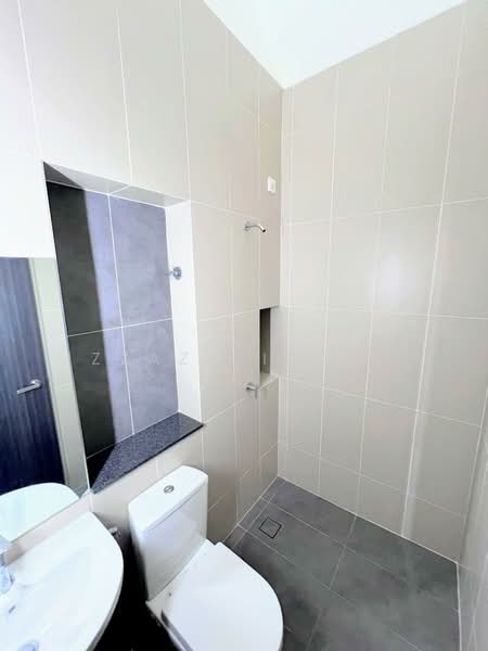 Rumah Teres 2-Tingkat untuk Disewa di Elmina (Shah Alam) - Izzaza Izzati - Bathroom - PropertyGuru.com.my