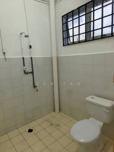 Rumah Teres 2-Tingkat untuk Dijual di Taman Universiti (Skudai) - Iden Tan - Bathroom - PropertyGuru.com.my
