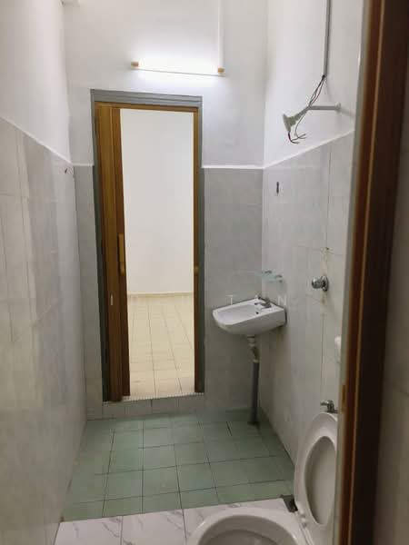 Rumah Teres 2-Tingkat untuk Dijual di Taman Universiti (Skudai) - Iden Tan - Bathroom - PropertyGuru.com.my