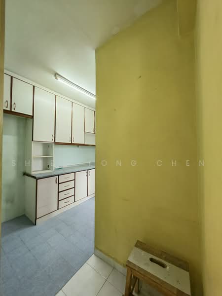 Rumah Flat untuk Dijual di Taman Daya - Jalan Enau 16,20 - Shieh Long Chen - Kitchen - PropertyGuru.com.my