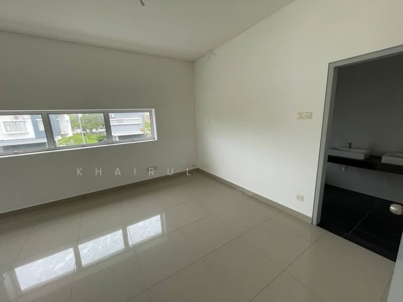 Semi-Detached House for Sale in Bandar Seri Coalfields (Sungai Buloh) - Khairul Syafiq - PropertyGuru.com.my