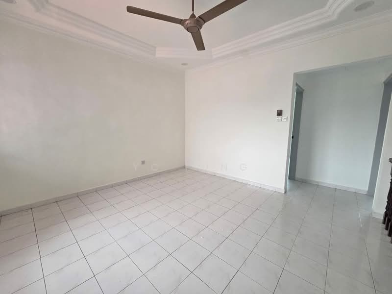 Rumah Teres 2-Tingkat untuk Dijual di Taman Johor Jaya (Johor Bahru) - YC Fung - Living Room - PropertyGuru.com.my